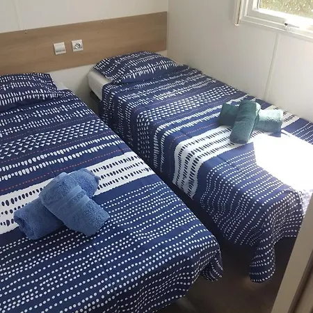Frejus Tout Confort, Climatisation,Plus Ventilation Toutes Les Chambres, Linge De Lit Et De Toilette , Coffre Fort, Lave Vaisselle Machine A Laver Grande Terrasse Couverte Velos Et Wifi Possible Kemping