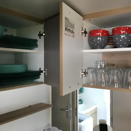 Kemping Frejus Tout Confort, Climatisation,Plus Ventilation Toutes Les Chambres, Linge De Lit Et De Toilette , Coffre Fort, Lave Vaisselle Machine A Laver Grande Terrasse Couverte Velos Et Wifi Possible *