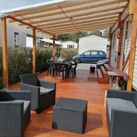 Kemping Frejus Tout Confort, Climatisation,Plus Ventilation Toutes Les Chambres, Linge De Lit Et De Toilette , Coffre Fort, Lave Vaisselle Machine A Laver Grande Terrasse Couverte Velos Et Wifi Possible