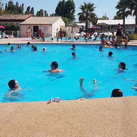 Frejus Tout Confort, Climatisation,Plus Ventilation Toutes Les Chambres, Linge De Lit Et De Toilette , Coffre Fort, Lave Vaisselle Machine A Laver Grande Terrasse Couverte Velos Et Wifi Possible Kemping *