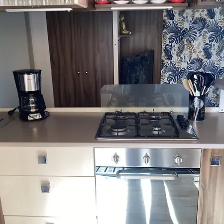 Frejus Tout Confort, Climatisation,Plus Ventilation Toutes Les Chambres, Linge De Lit Et De Toilette , Coffre Fort, Lave Vaisselle Machine A Laver Grande Terrasse Couverte Velos Et Wifi Possible Kemping *