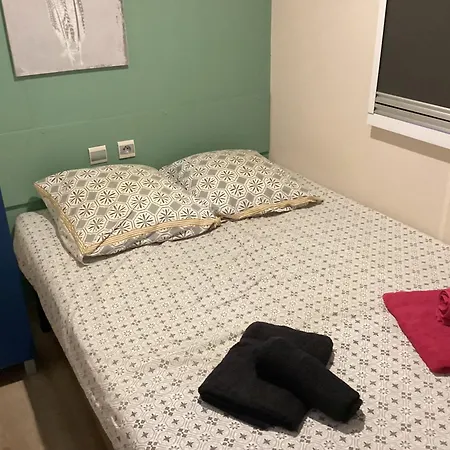 Frejus Tout Confort, Climatisation,Plus Ventilation Toutes Les Chambres, Linge De Lit Et De Toilette , Coffre Fort, Lave Vaisselle Machine A Laver Grande Terrasse Couverte Velos Et Wifi Possible Kemping