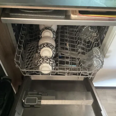 Kemping Frejus Tout Confort, Climatisation,Plus Ventilation Toutes Les Chambres, Linge De Lit Et De Toilette , Coffre Fort, Lave Vaisselle Machine A Laver Grande Terrasse Couverte Velos Et Wifi Possible *