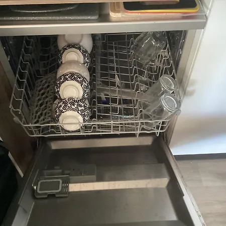 Kemping Frejus Tout Confort, Climatisation,Plus Ventilation Toutes Les Chambres, Linge De Lit Et De Toilette , Coffre Fort, Lave Vaisselle Machine A Laver Grande Terrasse Couverte Velos Et Wifi Possible Fréjus